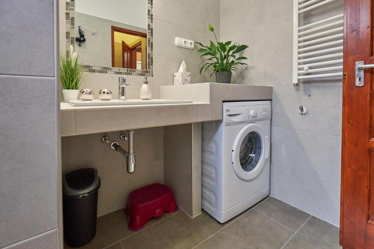 Amulett Comfort Apartment ไฮจ์ดุสโซบอสโล ภายนอก รูปภาพ